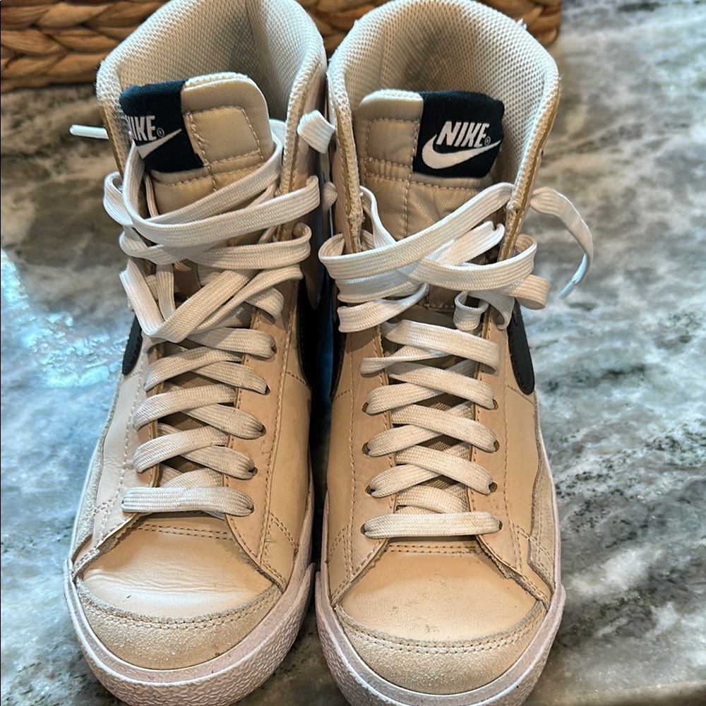 Nike Girls Cream and Black High-Top Sneakers